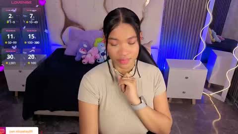 Snapshot of penelope_tay chatting on February 21, 3:40 am penelope online show from February 21, 3:40 am