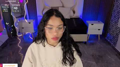 Snapshot of penelope_tay chatting on March 6, 4:09 am penelope online show from March 6, 4:09 am