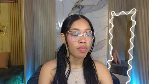 Snapshot of penelope_tay chatting on March 23, 3:21 am penelope online show from March 23, 3:21 am