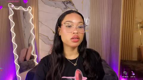 Snapshot of penelope_tay chatting on March 28, 3:39 am penelope online show from March 28, 3:39 am