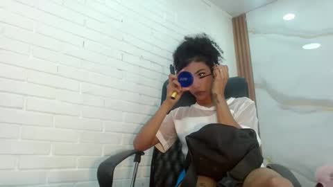 Penelopee Rouse online show from November 5, 7:58 pm