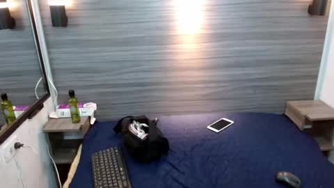 Penelopee Rouse online show from November 30, 8:24 pm