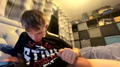 Snapshot of penguin666778 chatting on October 25, 11:54 pm Penguin online show from October 25, 11:54 pm