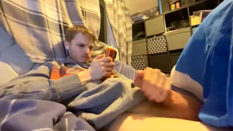 Snapshot of penguin666778 chatting on November 23, 7:24 pm Penguin online show from November 23, 7:24 pm