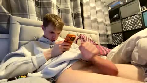 Snapshot of penguin666778 chatting on December 2, 9:10 pm Penguin online show from December 2, 9:10 pm