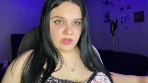 penny_perry online show from April 7, 6:52 pm