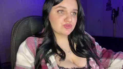 penny_perry online show from April 15, 7:58 pm