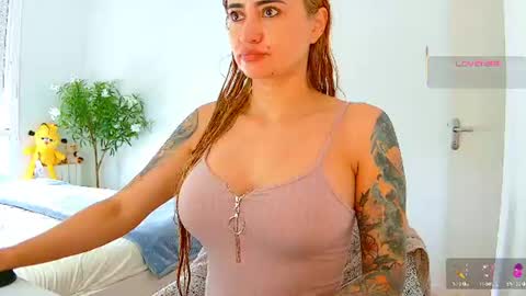 Snapshot of pennyy__ chatting on July 14, 8:19 am Hi Im Penelope better vibrations 1111 online show from July 14, 8:19 am