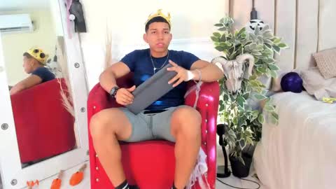 Snapshot of percy_god chatting on November 2, 8:22 pm percy_god online show from November 2, 8:22 pm