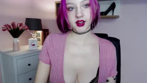 Snapshot of perfect_madeline chatting on January 12, 2:41 pm Madeline online show from January 12, 2:41 pm
