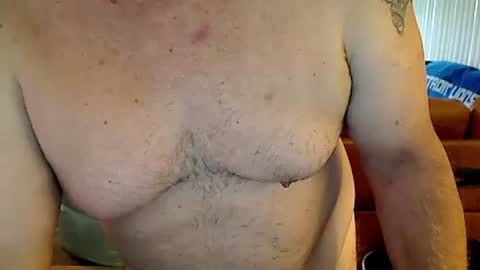 Snapshot of perfecto1957 chatting on February 26, 3:44 pm perfecto1957 online show from February 26, 3:44 pm