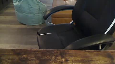 Snapshot of perfecto1957 chatting on February 27, 4:18 pm perfecto1957 online show from February 27, 4:18 pm