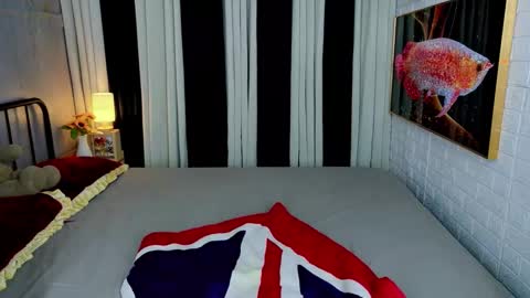 Snapshot of perfectstranger_ chatting on November 1, 2:02 am Chloe online show from November 1, 2:02 am