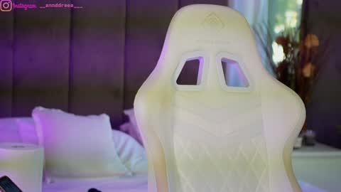 Snapshot of perfectt33n chatting on October 20, 12:05 pm Dee online show from October 20, 12:05 pm