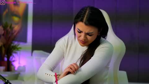 Snapshot of perfectt33n chatting on November 28, 12:08 pm Dee online show from November 28, 12:08 pm