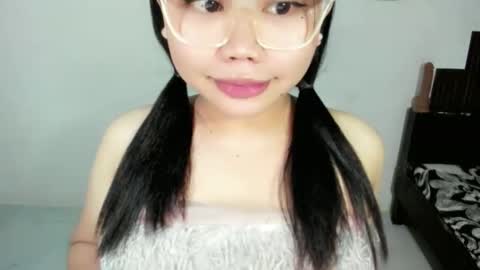 Snapshot of perky_rica chatting on October 22, 8:14 am island girl online show from October 22, 8:14 am