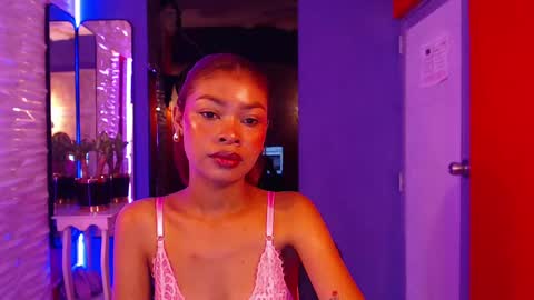 Snapshot of perla_st chatting on February 20, 12:15 pm Perla online show from February 20, 12:15 pm