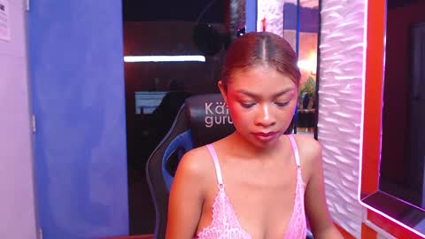 Snapshot of perla_st chatting on February 28, 6:20 pm Perla online show from February 28, 6:20 pm
