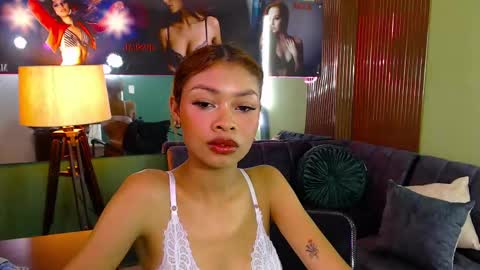 Snapshot of perla_st chatting on March 4, 3:37 pm Perla online show from March 4, 3:37 pm
