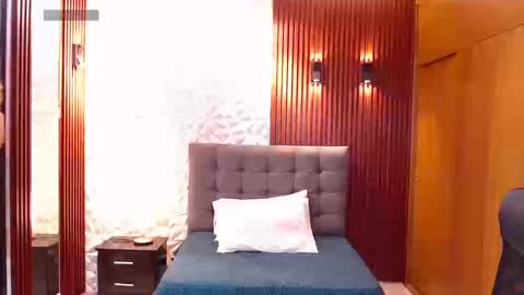 Snapshot of perla_st chatting on September 9, 7:35 pm Perla online show from September 9, 7:35 pm
