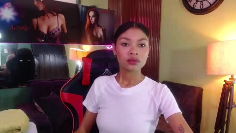 Snapshot of perla_st chatting on September 15, 8:31 pm Perla online show from September 15, 8:31 pm