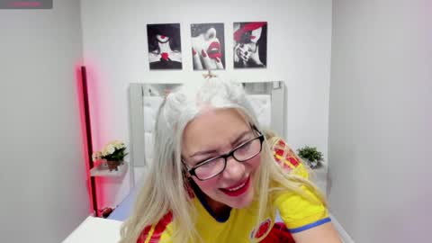 Snapshot of perlaa_sweet_ chatting on July 3, 1:06 pm Perla online show from July 3, 1:06 pm