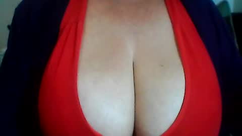 perlita070822 online show from July 28, 4:19 am