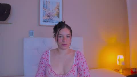 Snapshot of persefone_saira chatting on April 23, 11:20 am Marie online show from April 23, 11:20 am