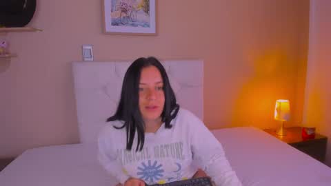 Snapshot of persefone_saira chatting on April 25, 12:52 pm Marie online show from April 25, 12:52 pm