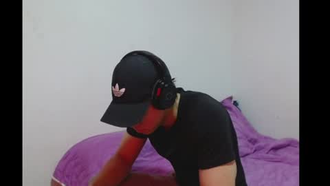 Snapshot of perseoricci chatting on June 22, 5:37 am perseoricci online show from June 22, 5:37 am