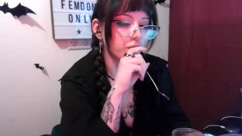 Persephone online show from April 8, 12:05 pm