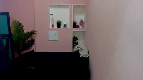 Snapshot of persinaky chatting on November 15, 5:38 am horror flying on the wings of the night.... online show from November 15, 5:38 am