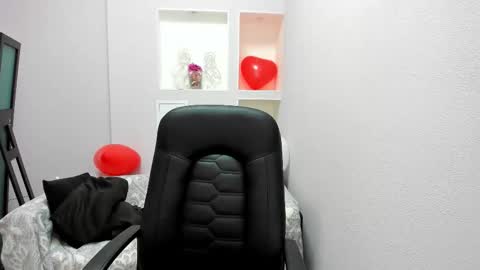 horror flying on the wings of the night.... online show from February 15, 11:08 am