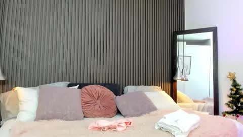 Lizza online show from December 17, 11:27 am