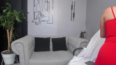 Snapshot of pervert_mia4u chatting on February 10, 5:39 pm Mia online show from February 10, 5:39 pm