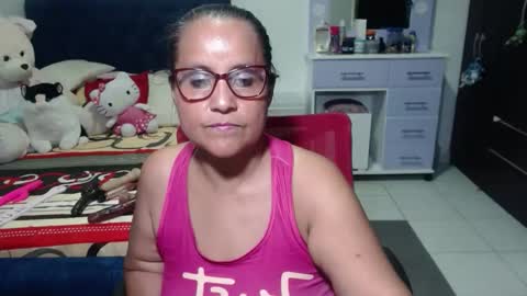 Snapshot of pervert_mommy_x chatting on November 21, 11:25 pm SAMY online show from November 21, 11:25 pm