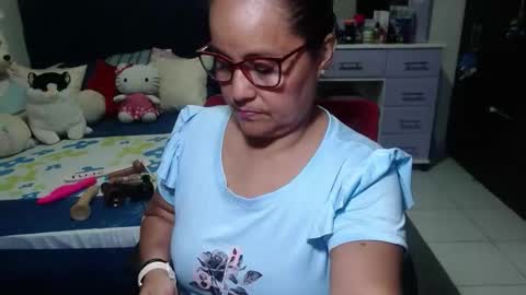 Snapshot of pervert_mommy_x chatting on November 29, 12:30 pm SAMY online show from November 29, 12:30 pm