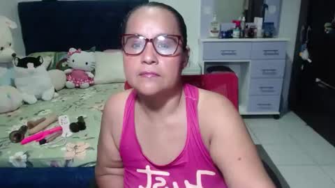 Snapshot of pervert_mommy_x chatting on December 4, 10:13 am SAMY online show from December 4, 10:13 am