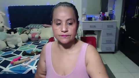 Snapshot of pervert_mommy_x chatting on December 15, 9:46 am SAMY online show from December 15, 9:46 am