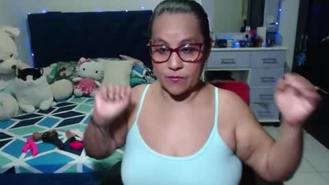 Snapshot of pervert_mommy_x chatting on December 18, 10:10 am SAMY online show from December 18, 10:10 am