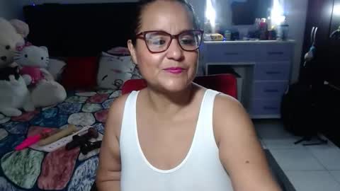 Snapshot of pervert_mommy_x chatting on January 11, 12:32 pm SAMY online show from January 11, 12:32 pm