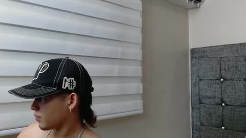 Snapshot of perverted_guys19 chatting on November 14, 3:49 am Ludoziel 19 online show from November 14, 3:49 am