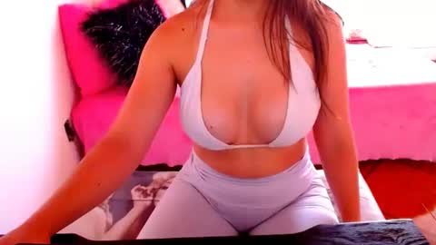 Snapshot of perverthotgirl chatting on January 31, 8:33 pm linda online show from January 31, 8:33 pm