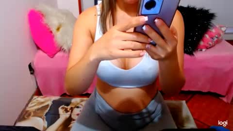Snapshot of perverthotgirl chatting on March 10, 11:06 pm linda online show from March 10, 11:06 pm