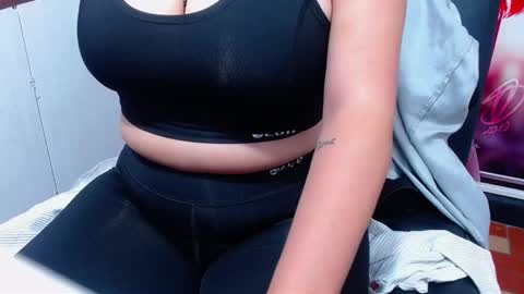 Snapshot of pervertt_nicole chatting on January 26, 5:13 pm Nicole online show from January 26, 5:13 pm
