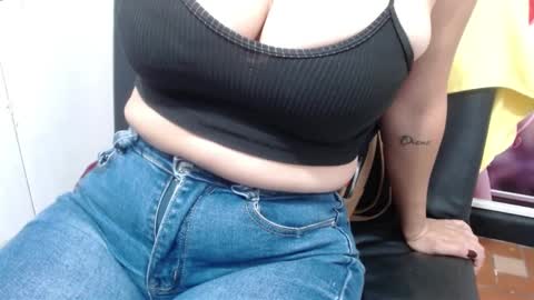 Snapshot of pervertt_nicole chatting on February 22, 5:57 pm Nicole online show from February 22, 5:57 pm