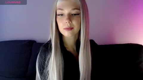 Snapshot of pervyblonde chatting on December 17, 7:14 am Isabella online show from December 17, 7:14 am