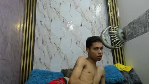 Snapshot of petal_bigx19 chatting on July 16, 8:48 pm petal_bigx19 online show from July 16, 8:48 pm