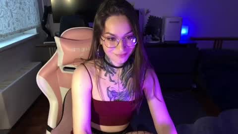 Snapshot of petal_dust_ chatting on April 14, 2:23 pm petal_dust_ online show from April 14, 2:23 pm
