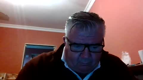 Snapshot of pete112991 chatting on December 18, 3:51 pm pete112991 online show from December 18, 3:51 pm